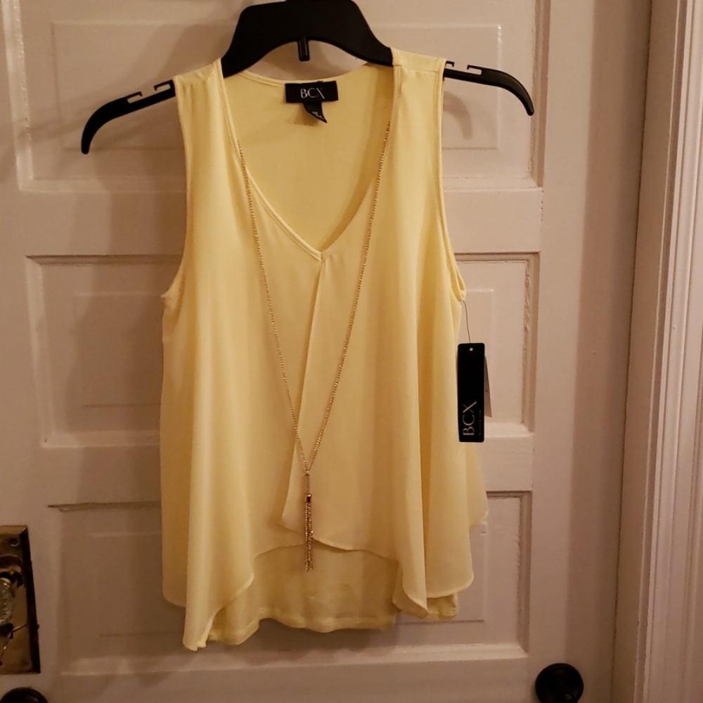Sleeveless yellow top with built-in gold necklace
